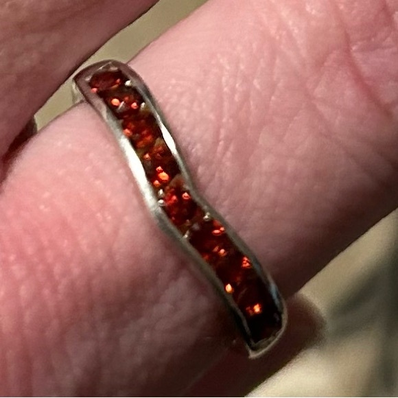 925 sterling silver genuine red garnet ring size 8 - Picture 4 of 8